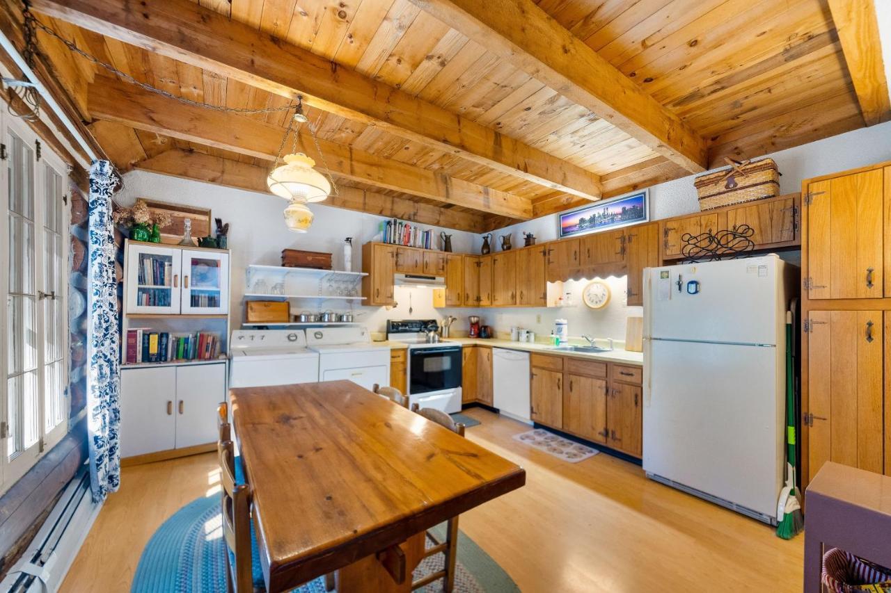 Cozy Condo By Tripp Lake Warrensburg المظهر الخارجي الصورة