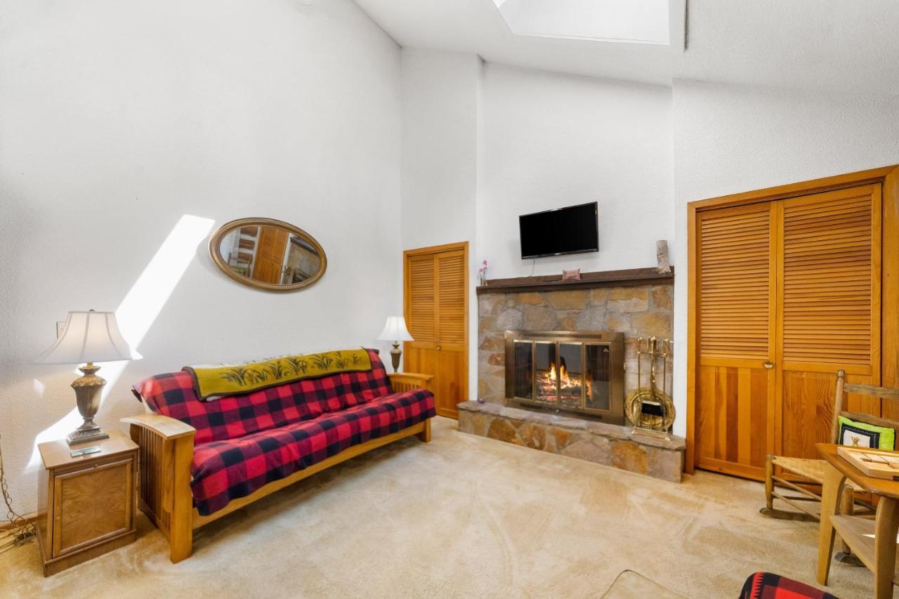 Cozy Condo By Tripp Lake Warrensburg المظهر الخارجي الصورة