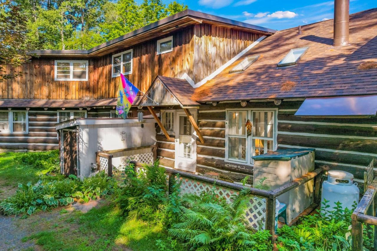 Cozy Condo By Tripp Lake Warrensburg المظهر الخارجي الصورة
